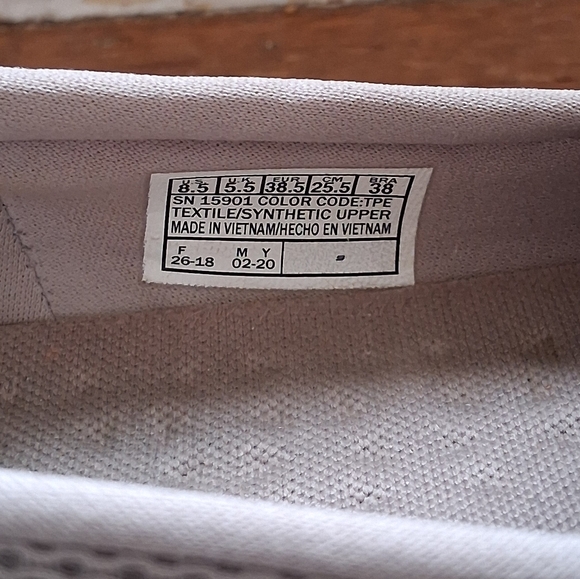 Skechers Light Gray Mesh Slip-Ons - Picture 4 of 6